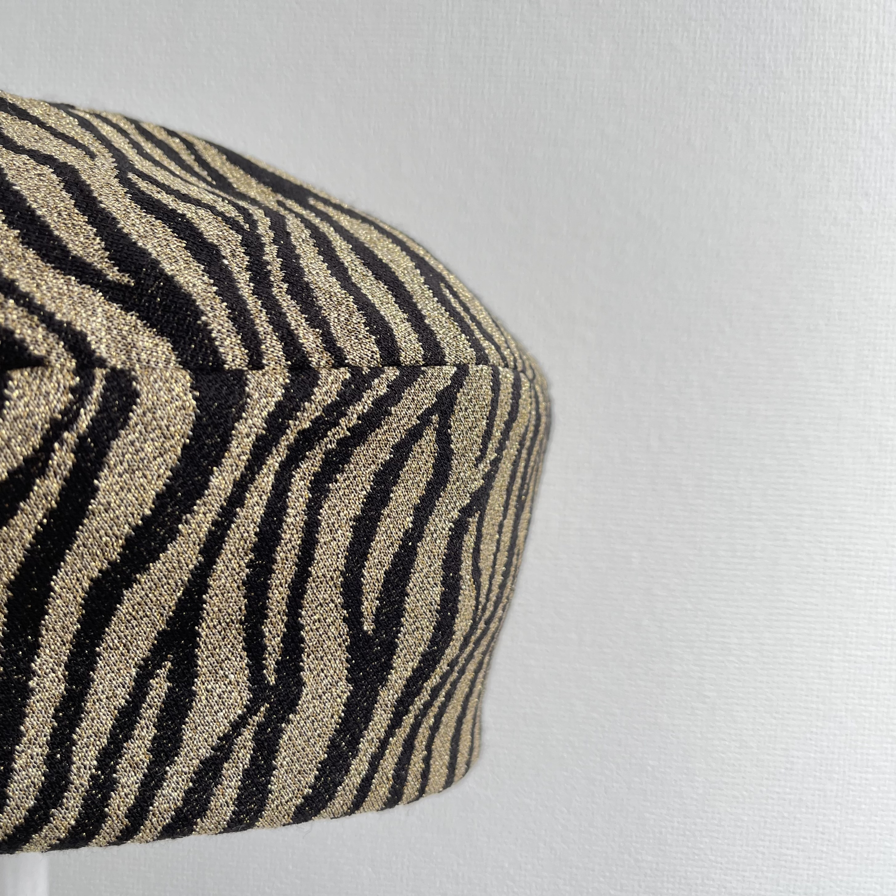 きらめくゼブラのベレー帽 ー大人の遊び心をそっと添えて